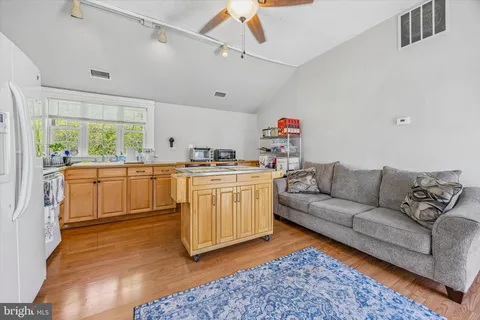 $1,425,000 | 917 Dekalb Pike, Ambler, PA 19002