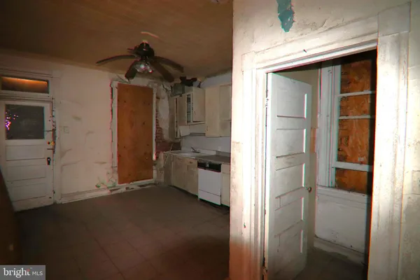 a view of a storage & utility room