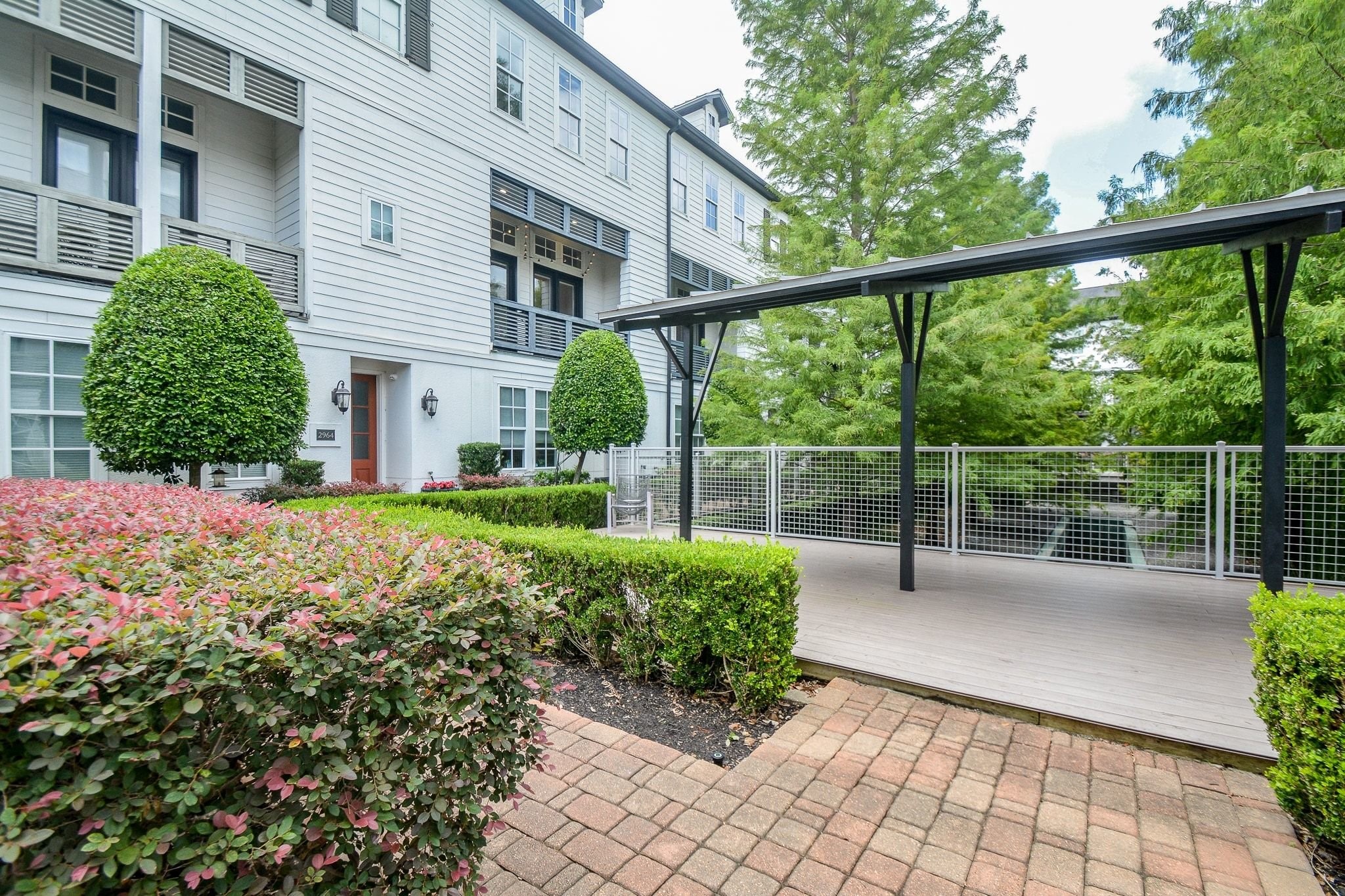 Welcome to 2960 Rusk!