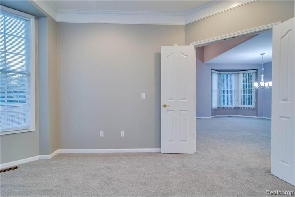 1406 Copper Circle Rochester, MI 48306 - Photo 17 of 41