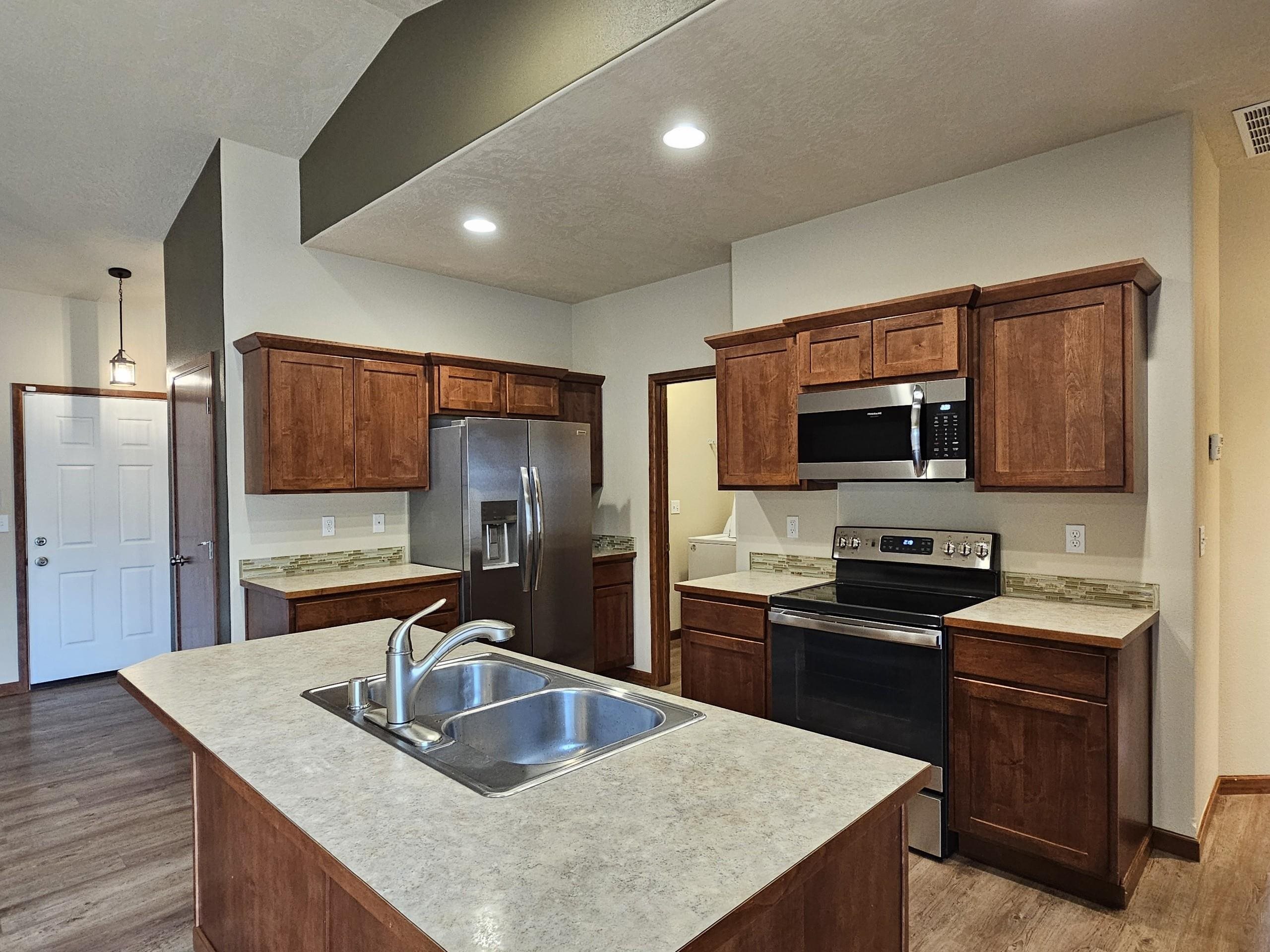 1919 North Flora Road, Unit B Spokane Valley, WA 99016 - Photo 4 of 25