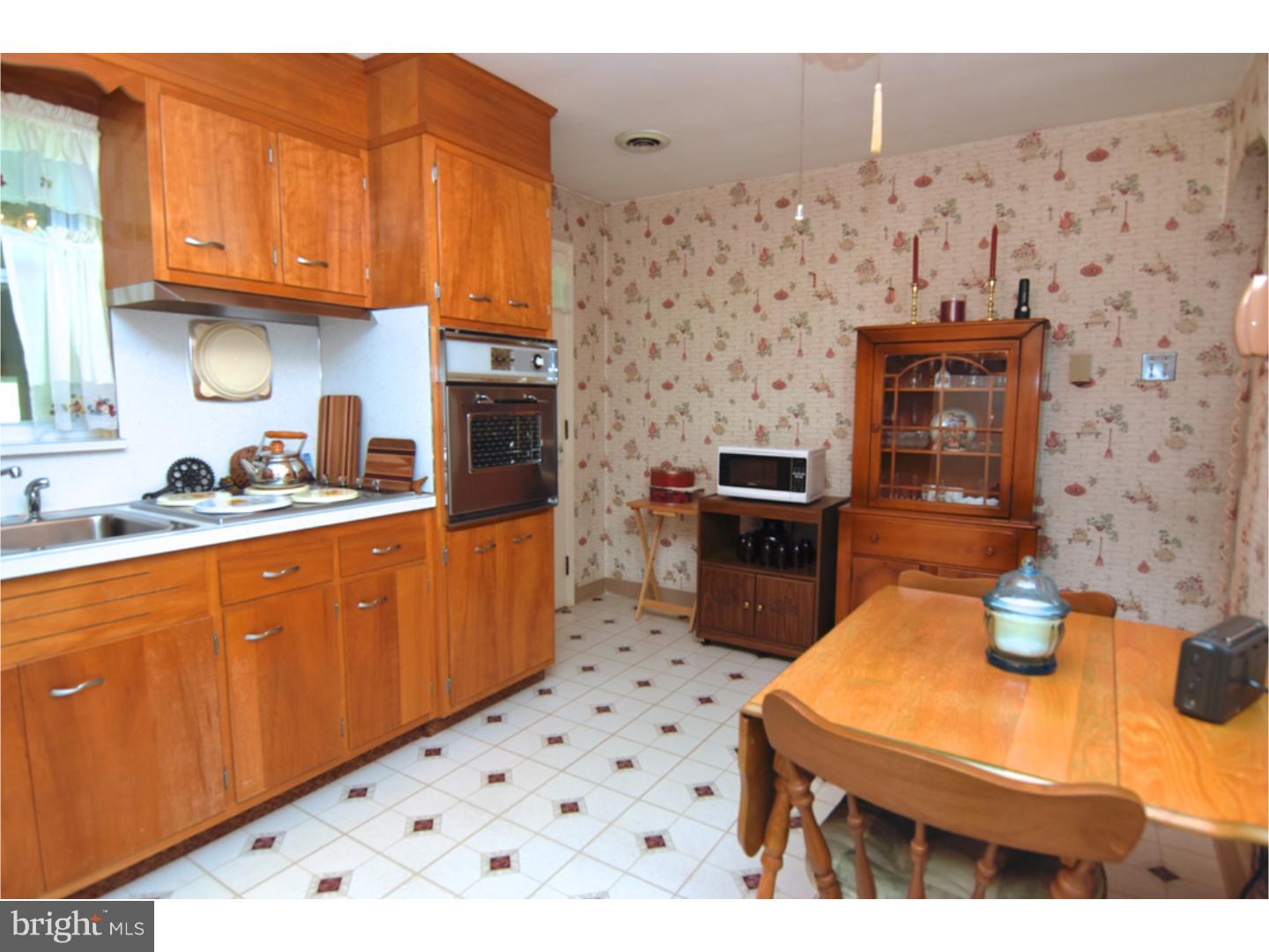 913 Laurelee Avenue Reading, PA 19605 - Photo 14 of 25