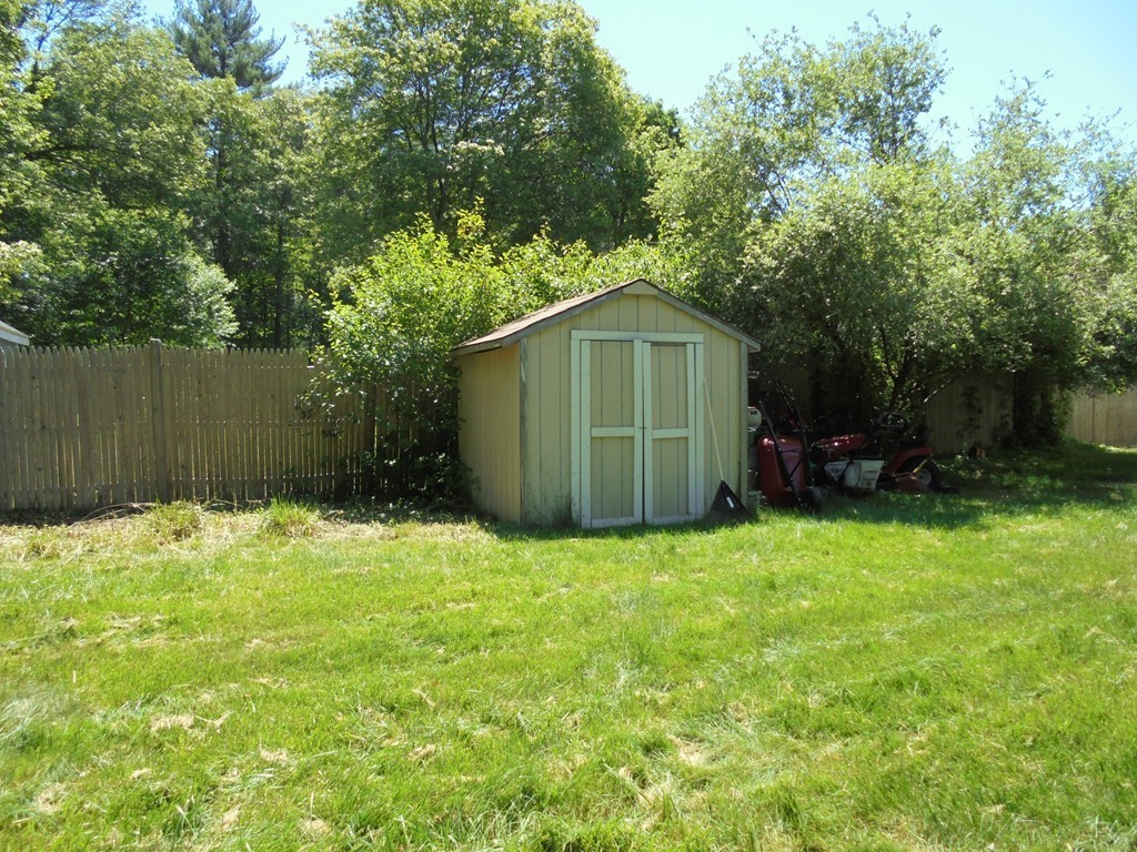 32 Reeds Lane Holbrook, MA 02343 - Photo 27 of 28 Gallery Image 27