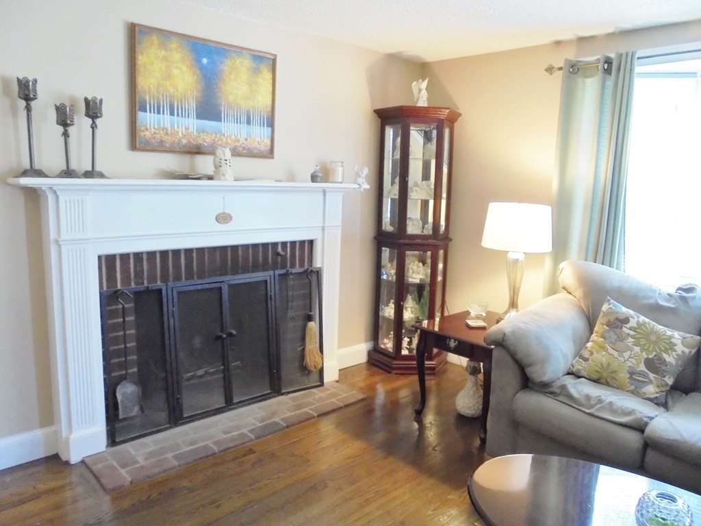 32 Reeds Lane Holbrook, MA 02343 - Photo 7 of 28 Gallery Image 7
