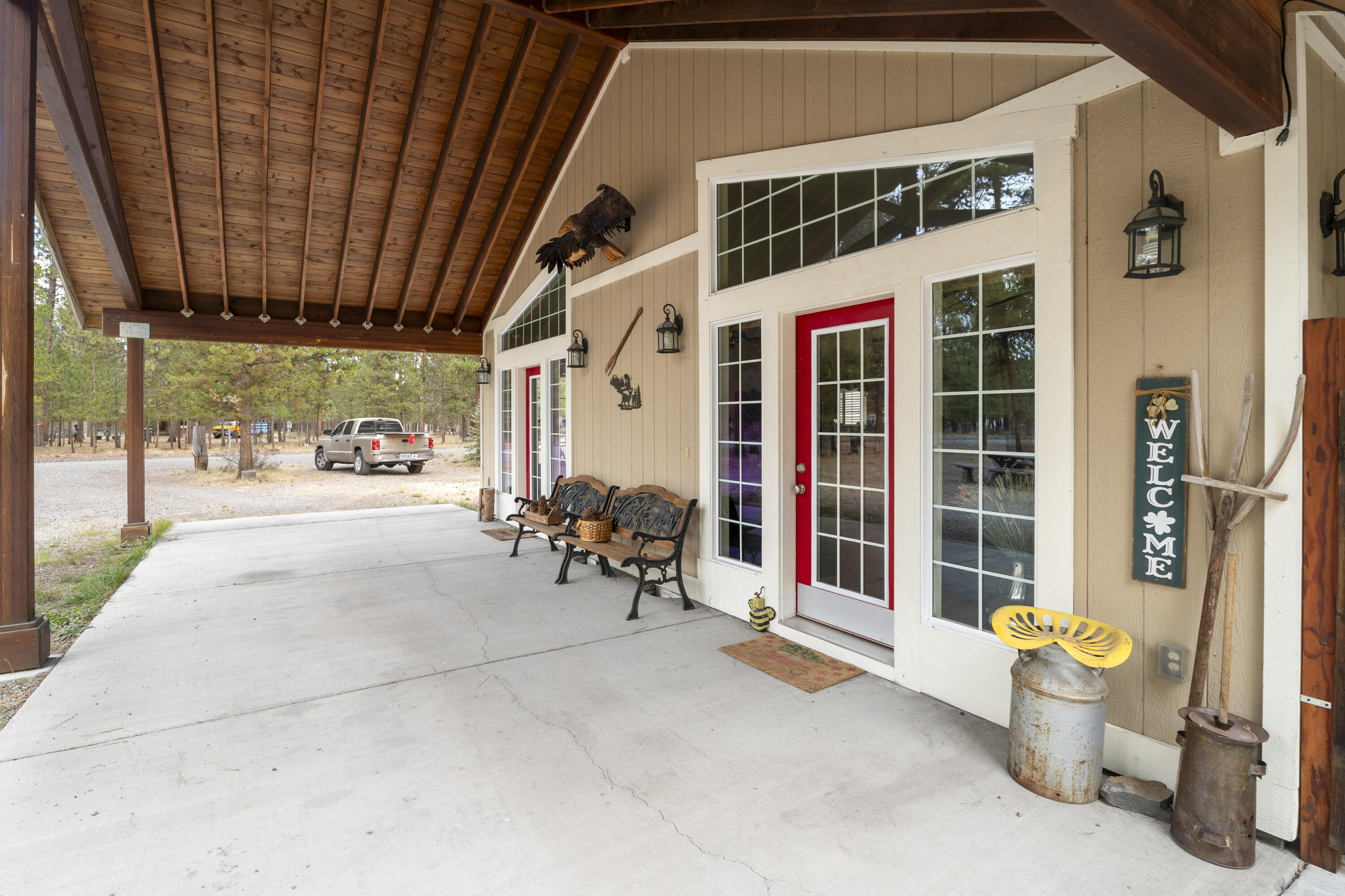 152113 Silver Spur Road La Pine, OR 97739 - Photo 2 of 43