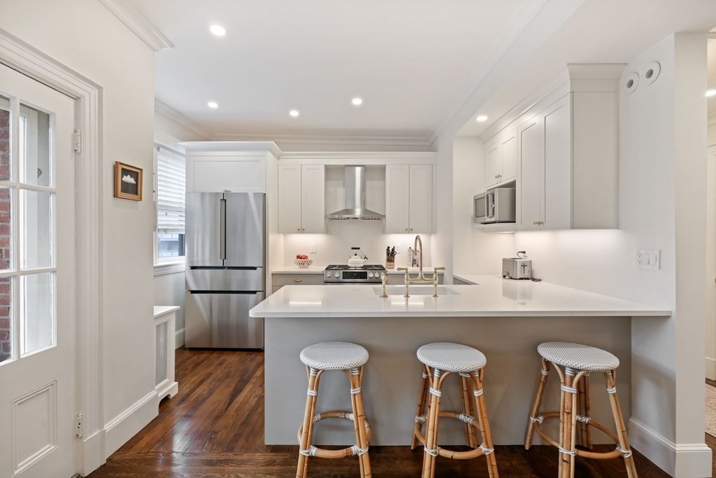 83 Harvard Street, Unit 2 Brookline, MA 02445 - Photo 14 of 27