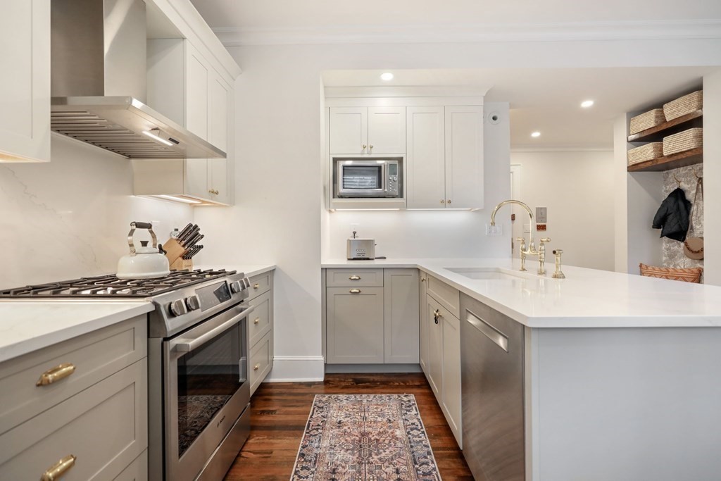 83 Harvard Street, Unit 2 Brookline, MA 02445 - Photo 16 of 27