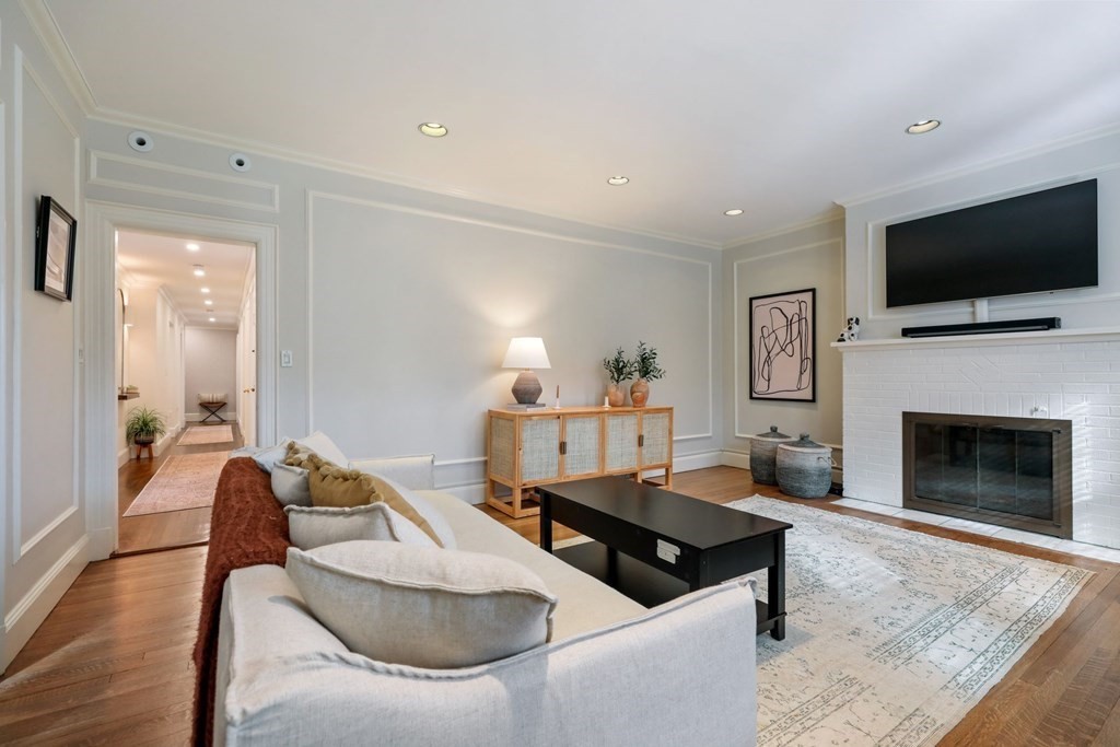 83 Harvard Street, Unit 2 Brookline, MA 02445 - Photo 6 of 27