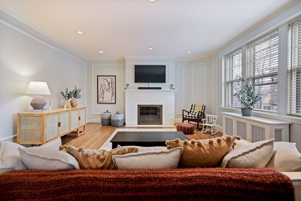 83 Harvard Street, Unit 2 Brookline, MA 02445 - Photo 7 of 27