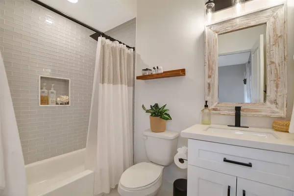 $2,550 | 1106 Paul Quinn Street, Unit P, Houston, TX 77091