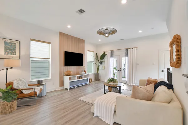 $2,550 | 1106 Paul Quinn Street, Unit P, Houston, TX 77091