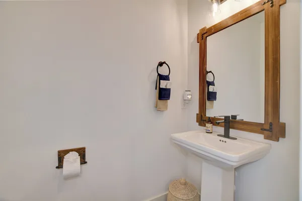 $2,550 | 1106 Paul Quinn Street, Unit P, Houston, TX 77091