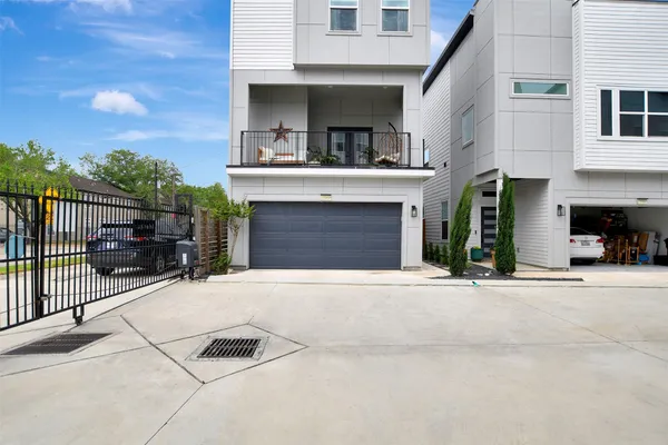 $2,550 | 1106 Paul Quinn Street, Unit P, Houston, TX 77091