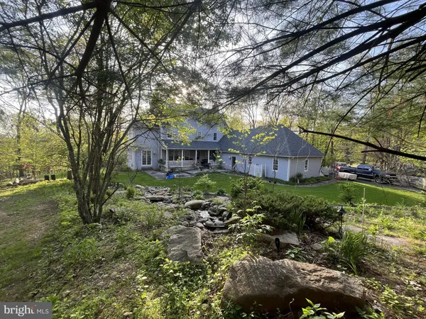 $725,000 | 620 Stonebridge Drive, Selinsgrove, PA 17870