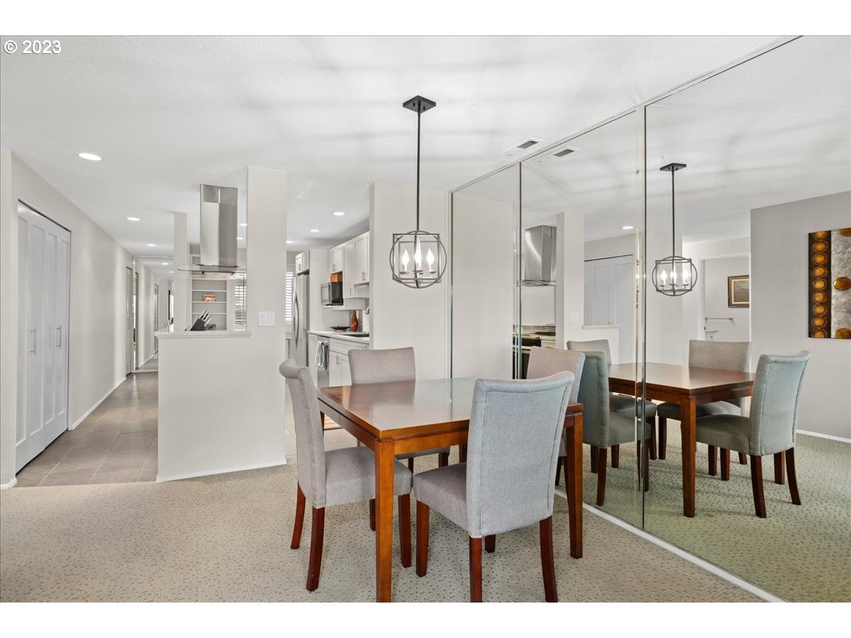 5630 South Riverside Lane, Unit 24 Portland, OR 97239 - Photo 15 of 40 Gallery Image 15