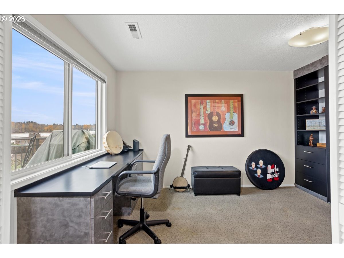5630 South Riverside Lane, Unit 24 Portland, OR 97239 - Photo 16 of 40 Gallery Image 16