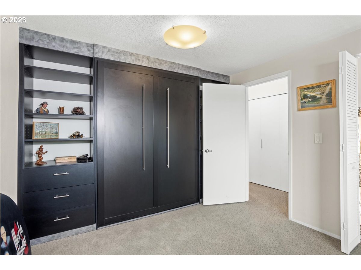 5630 South Riverside Lane, Unit 24 Portland, OR 97239 - Photo 18 of 40 Gallery Image 18