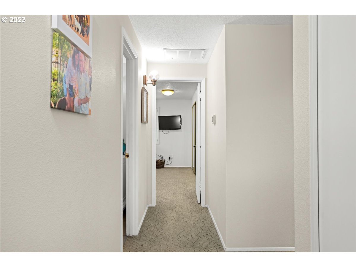 5630 South Riverside Lane, Unit 24 Portland, OR 97239 - Photo 20 of 40 Gallery Image 20