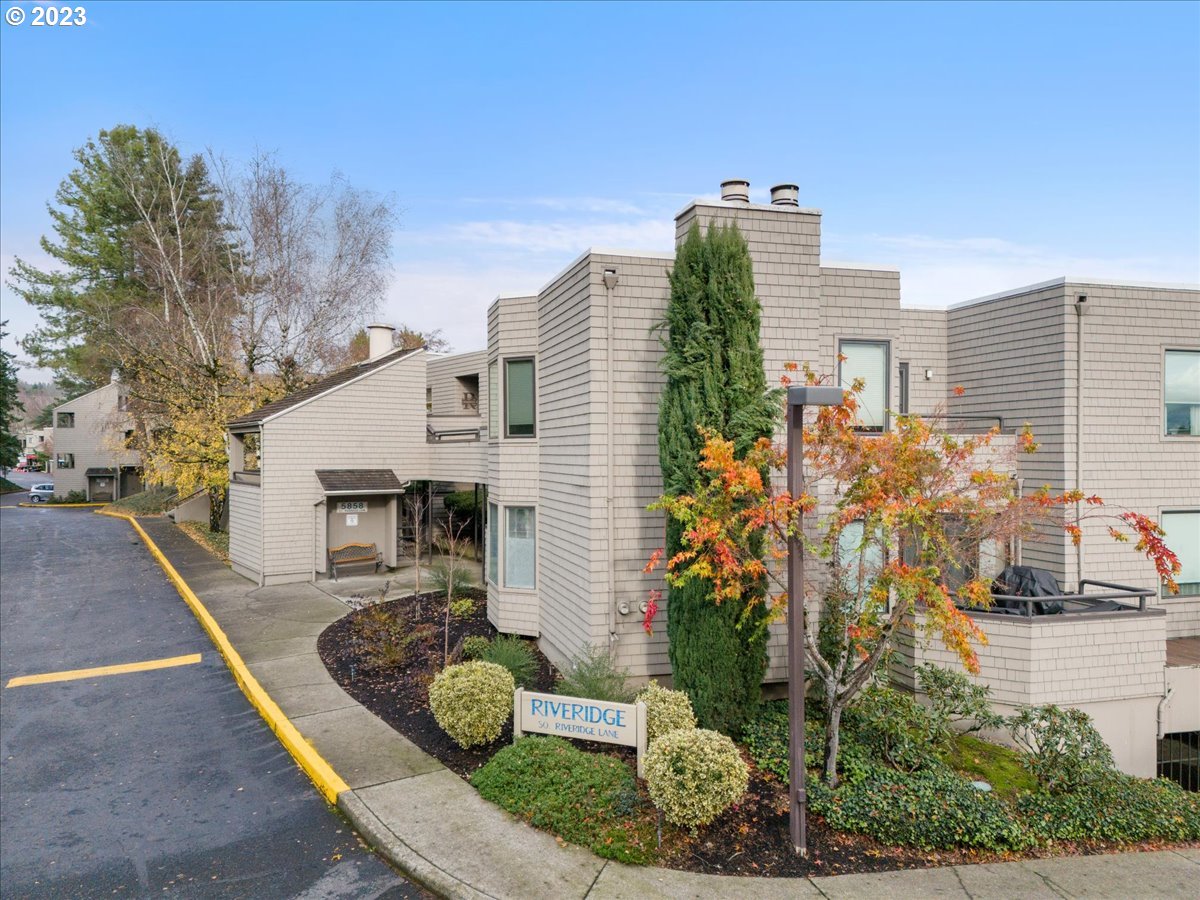 5630 South Riverside Lane, Unit 24 Portland, OR 97239 - Photo 36 of 40 Gallery Image 36