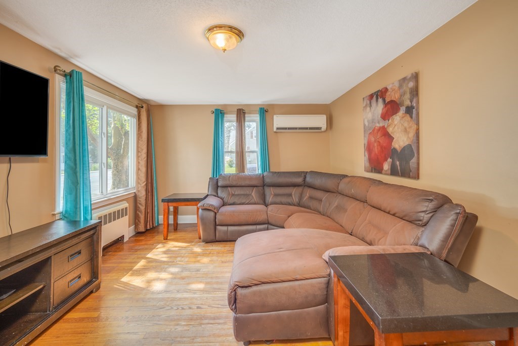 1070 Liberty Street Springfield, MA 01104 - Photo 13 of 25