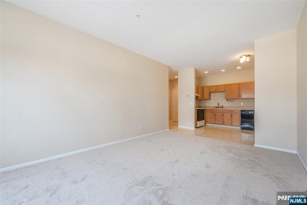 9302 Richmond Road West Milford, NJ 07480 - Photo 12 of 33