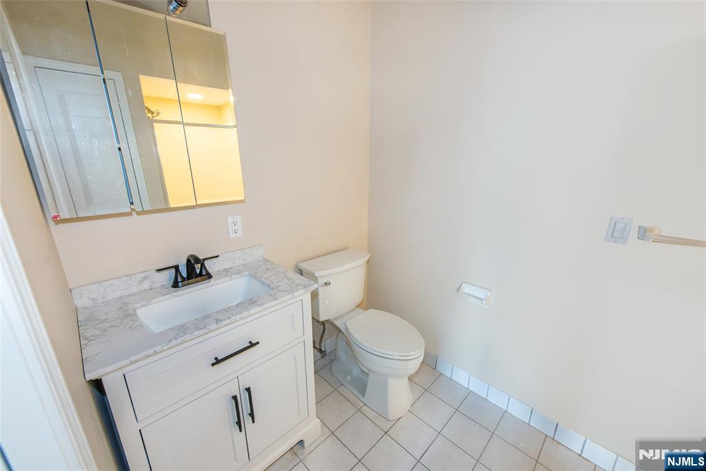 9302 Richmond Road West Milford, NJ 07480 - Photo 17 of 33