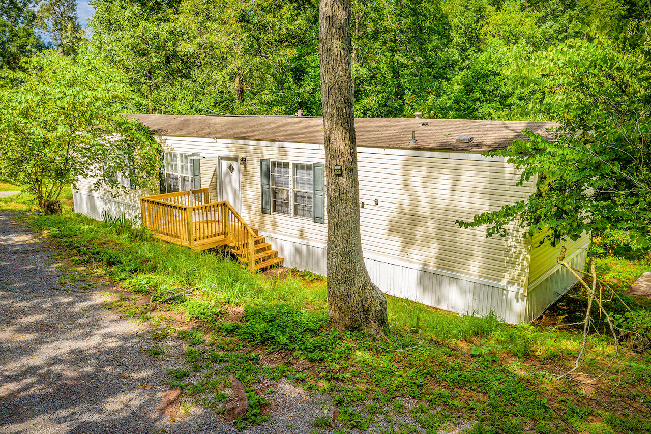 607 Three Point Road Vonore, TN 37885 - Photo 1 of 22 Exterior-1