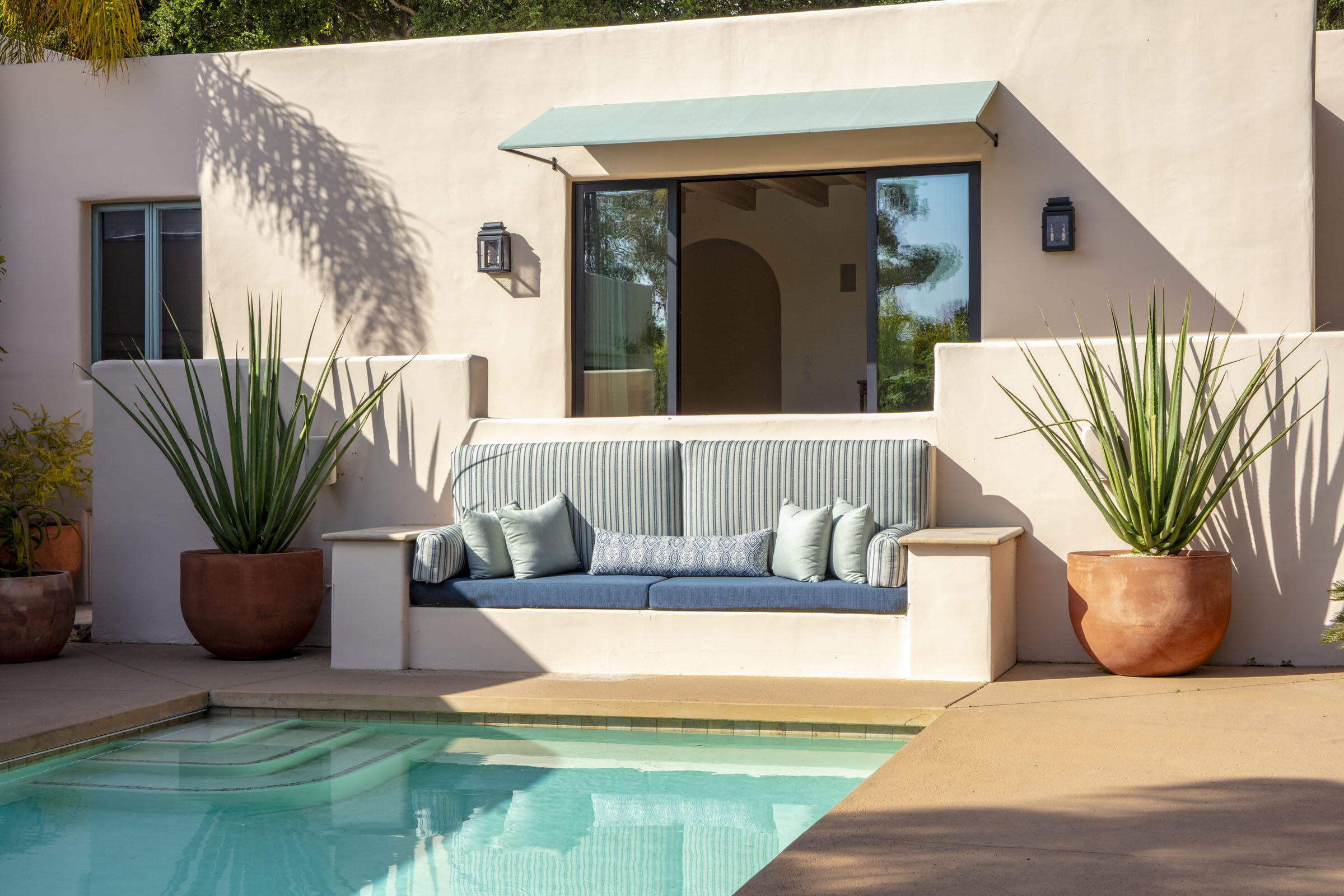 890 Park Lane Montecito, CA 93108 - Photo 23 of 30 a view of balcony and patio