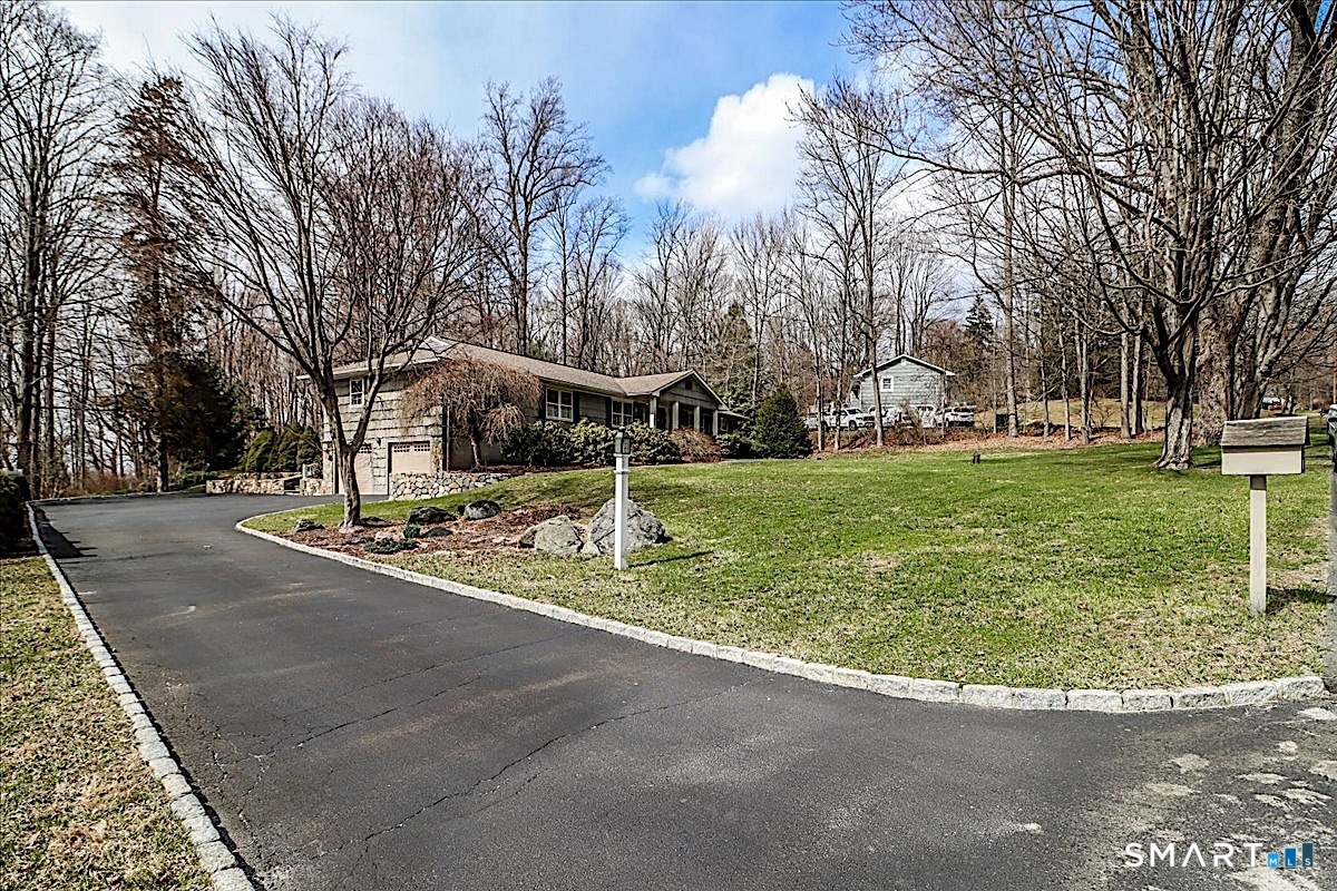 3 Hawthorne Hill Road Newtown, CT 06470 - Photo 38 of 40 Sweeping Belgium Block Lined Drive