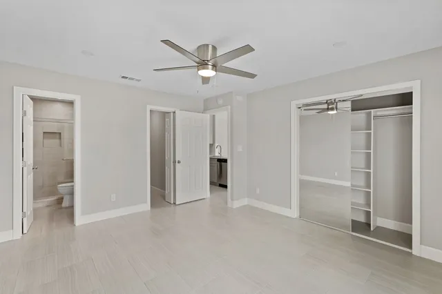 $999 | 2101 Fountain View Drive, Unit 2 8, Houston, TX 77057