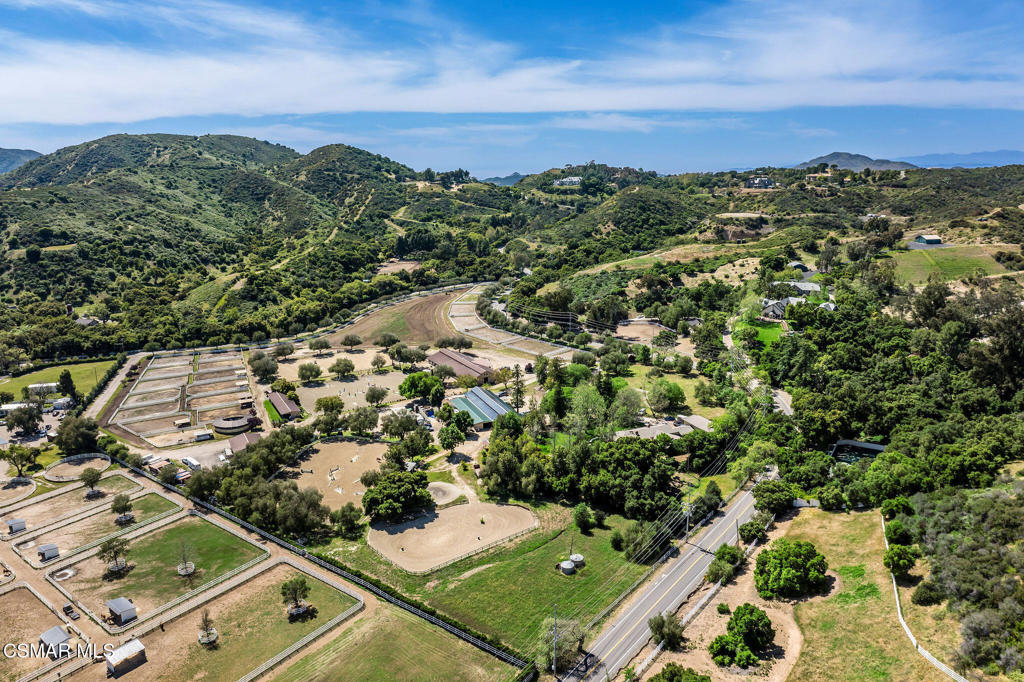 1812 West Potrero Road Thousand Oaks, CA 91361 - Photo 8 of 35 an aerial view of multiple house