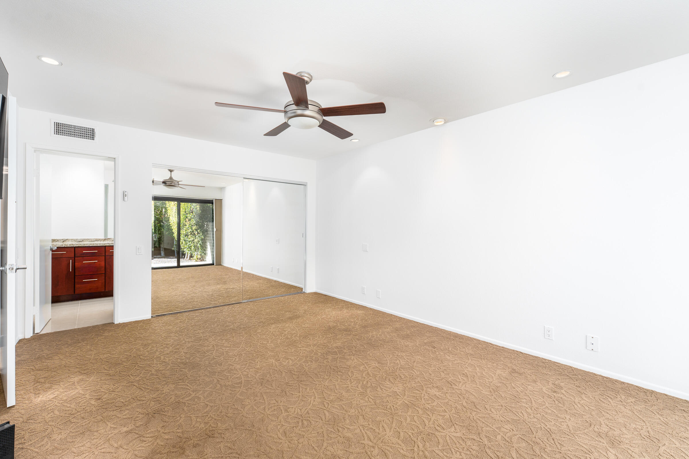 1111 Ramon Road, Unit 29 Palm Springs, CA 92264 - Photo 16 of 26 Primary Bedroom