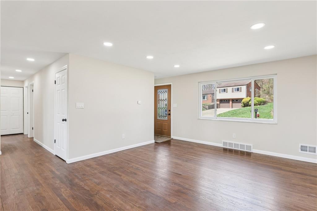 826 Blue Ridge Road Pittsburgh, PA 15239 - Photo 9 of 26 Gallery Image 9