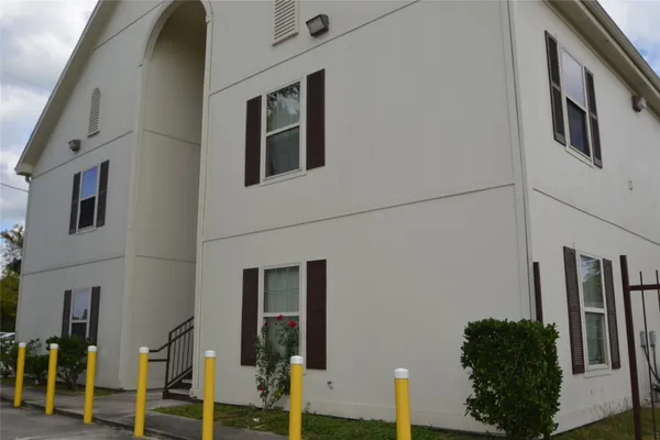 a view of front door and porch