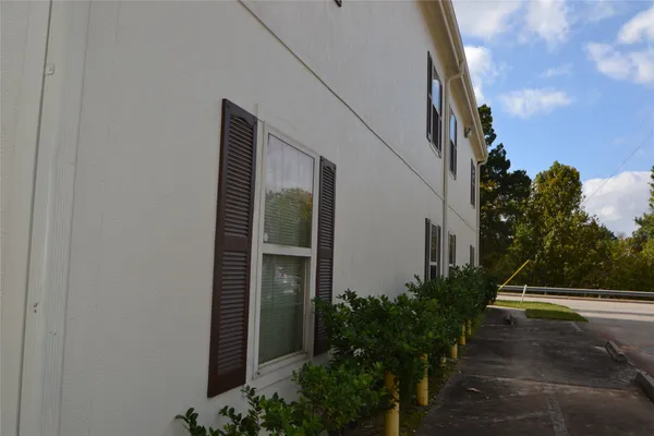 $1,000 | 304 Dell Court, Unit 6, Houston, TX 77009