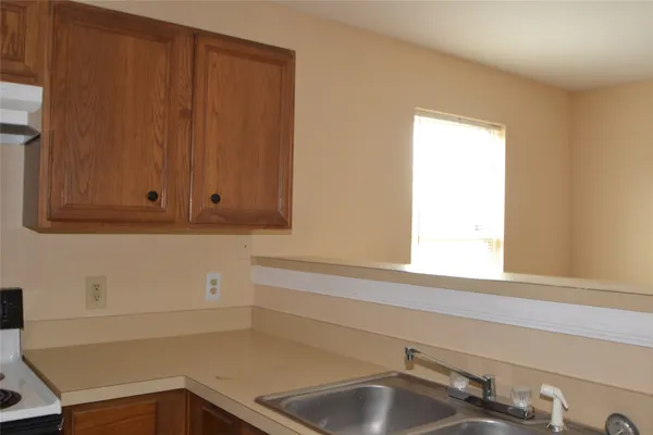 a close view of sink and tap