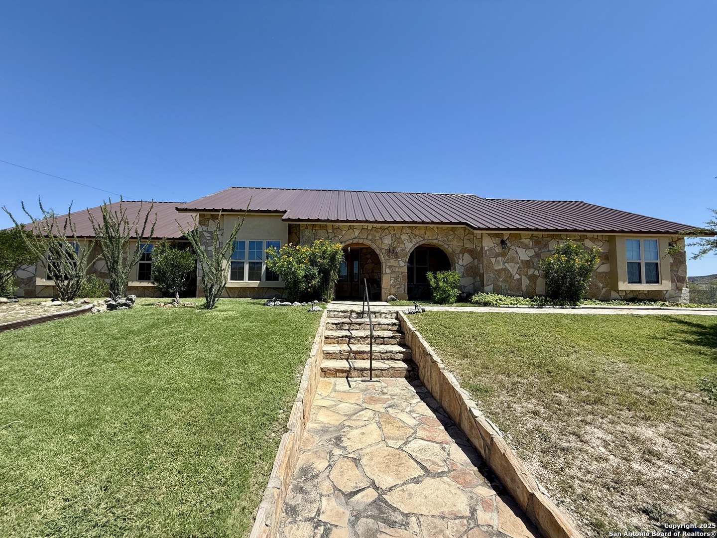 101 Ocotillo Street Sanderson, TX 79848 - Photo 3 of 30