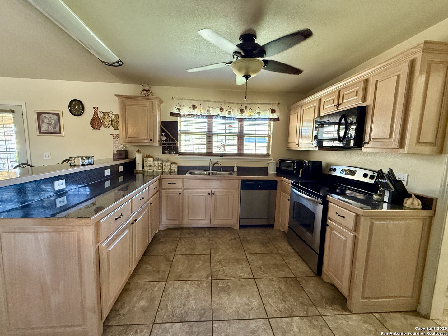 101 Ocotillo Street Sanderson, TX 79848 - Photo 6 of 30