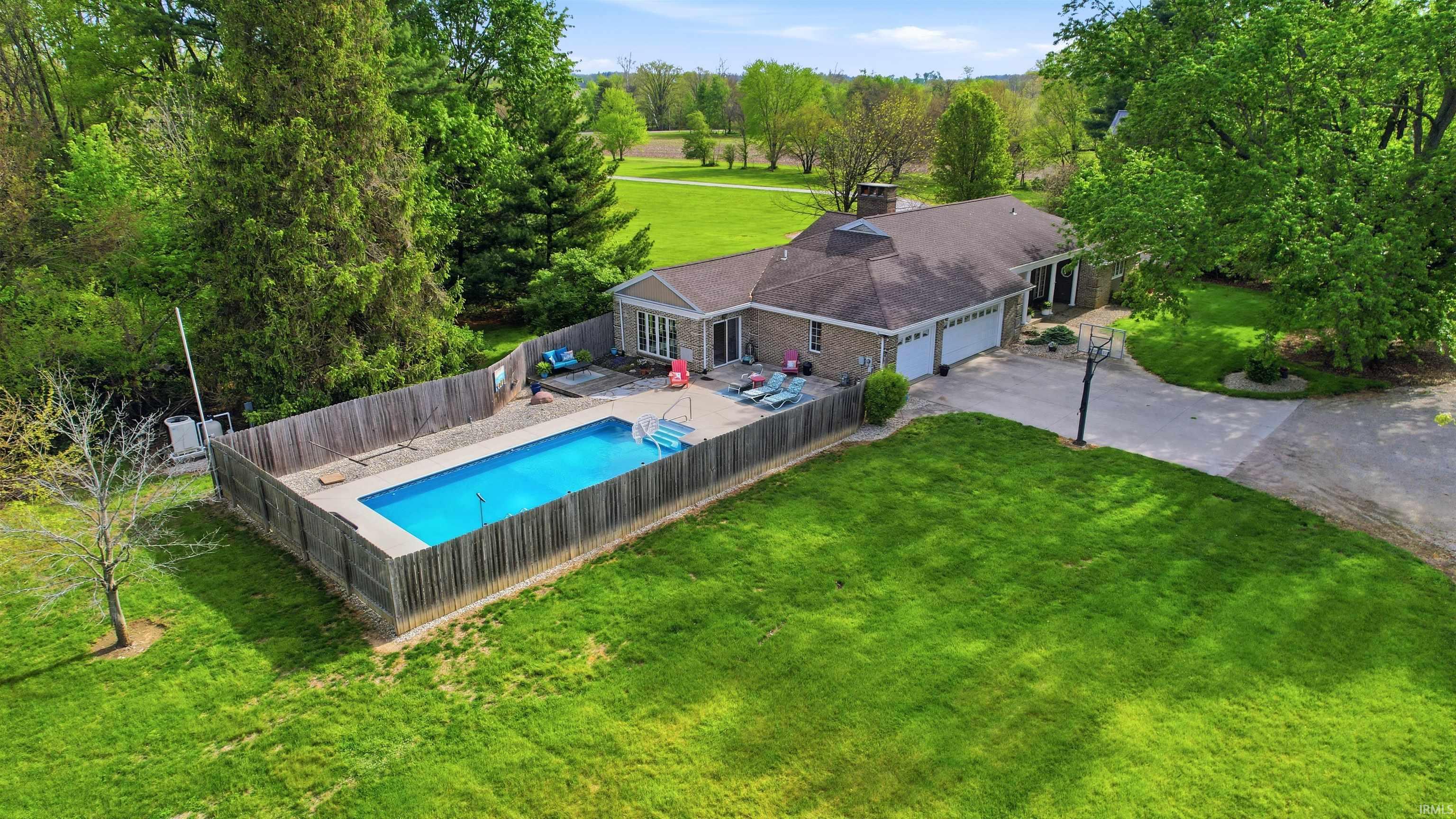 3716 East River Road Bluffton, IN 46714 - Photo 3 of 36