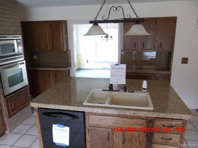 271 North Eager Road Howell, MI 48843 - Photo 14 of 20 GEDC4586.jpg