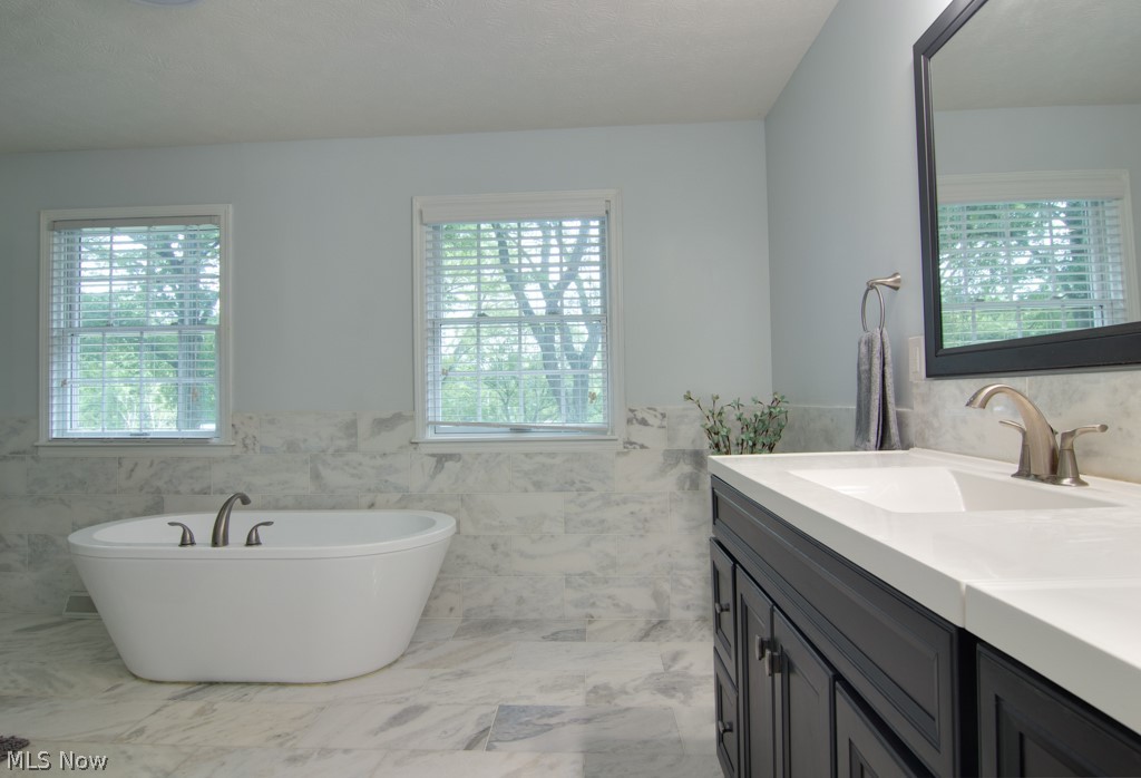 3904 Cardinal Road Akron, OH 44333 - Photo 17 of 32