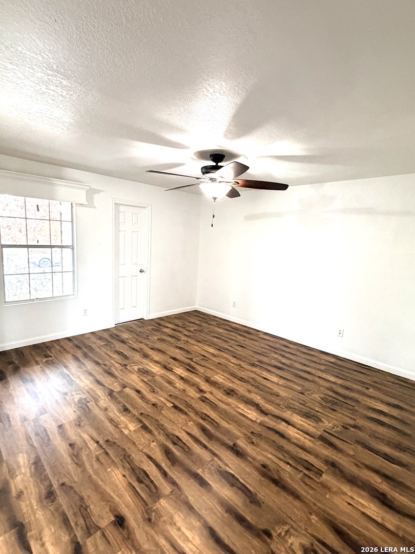 261 Hinge Path Cibolo, TX 78108 - Photo 2 of 20