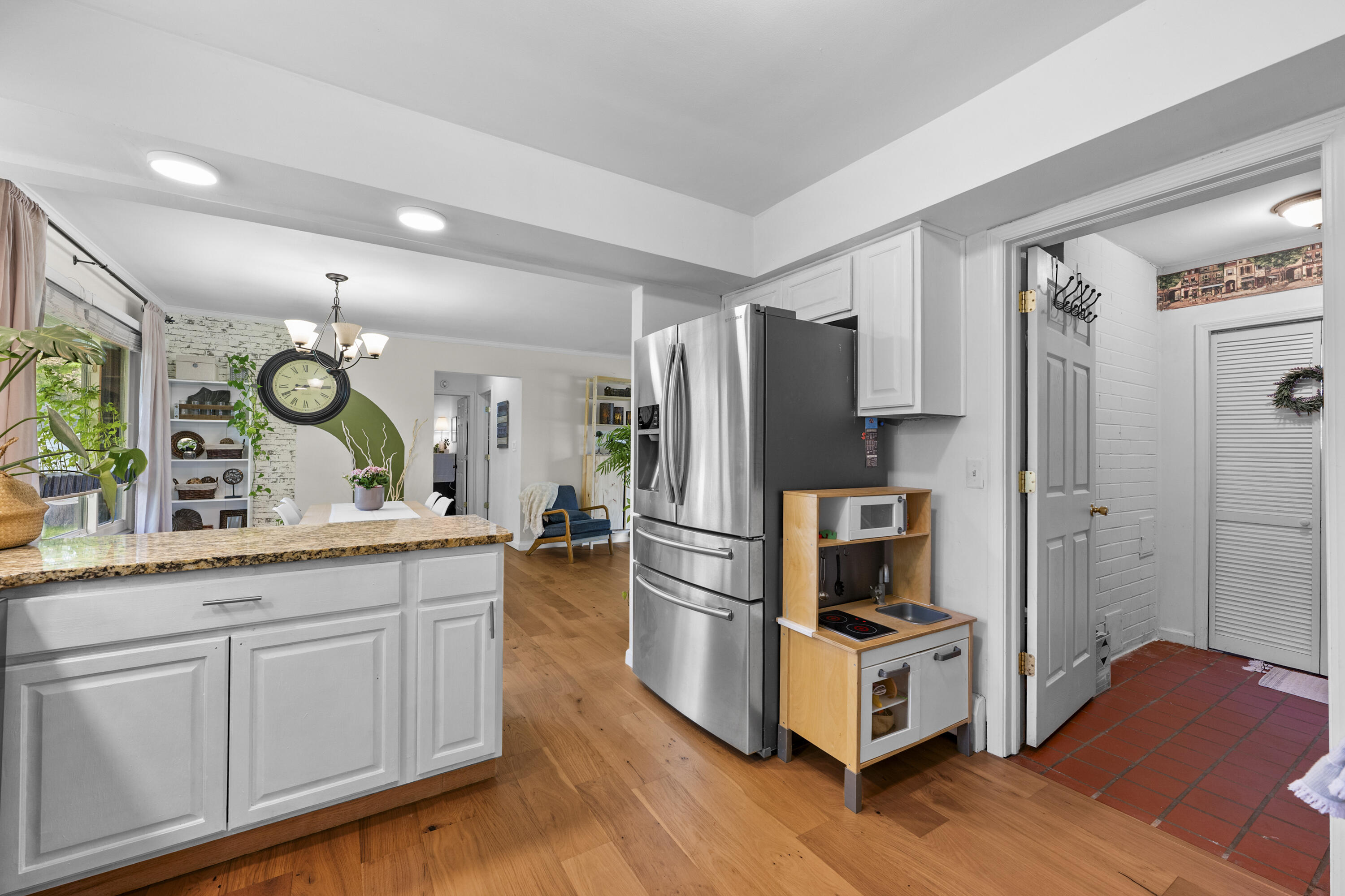 950 Gallaland Avenue Rochester Hills, MI 48307 - Photo 12 of 36 DSC_8946