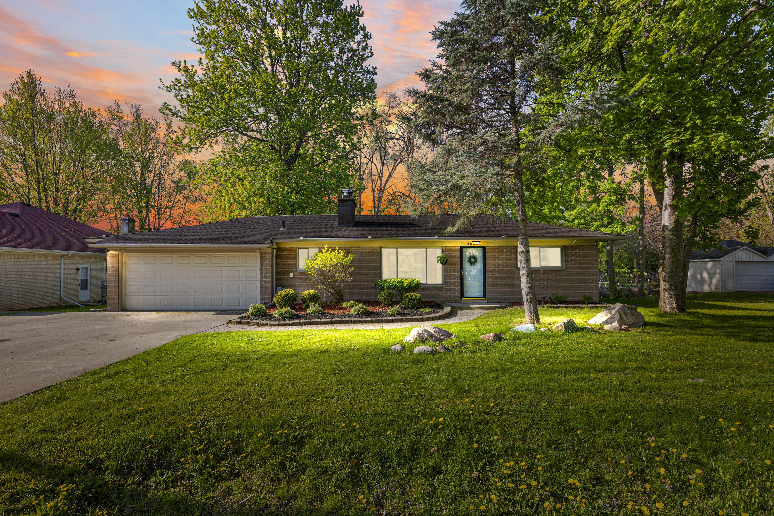 950 Gallaland Avenue Rochester Hills, MI 48307 - Photo 2 of 36 DSC_8863