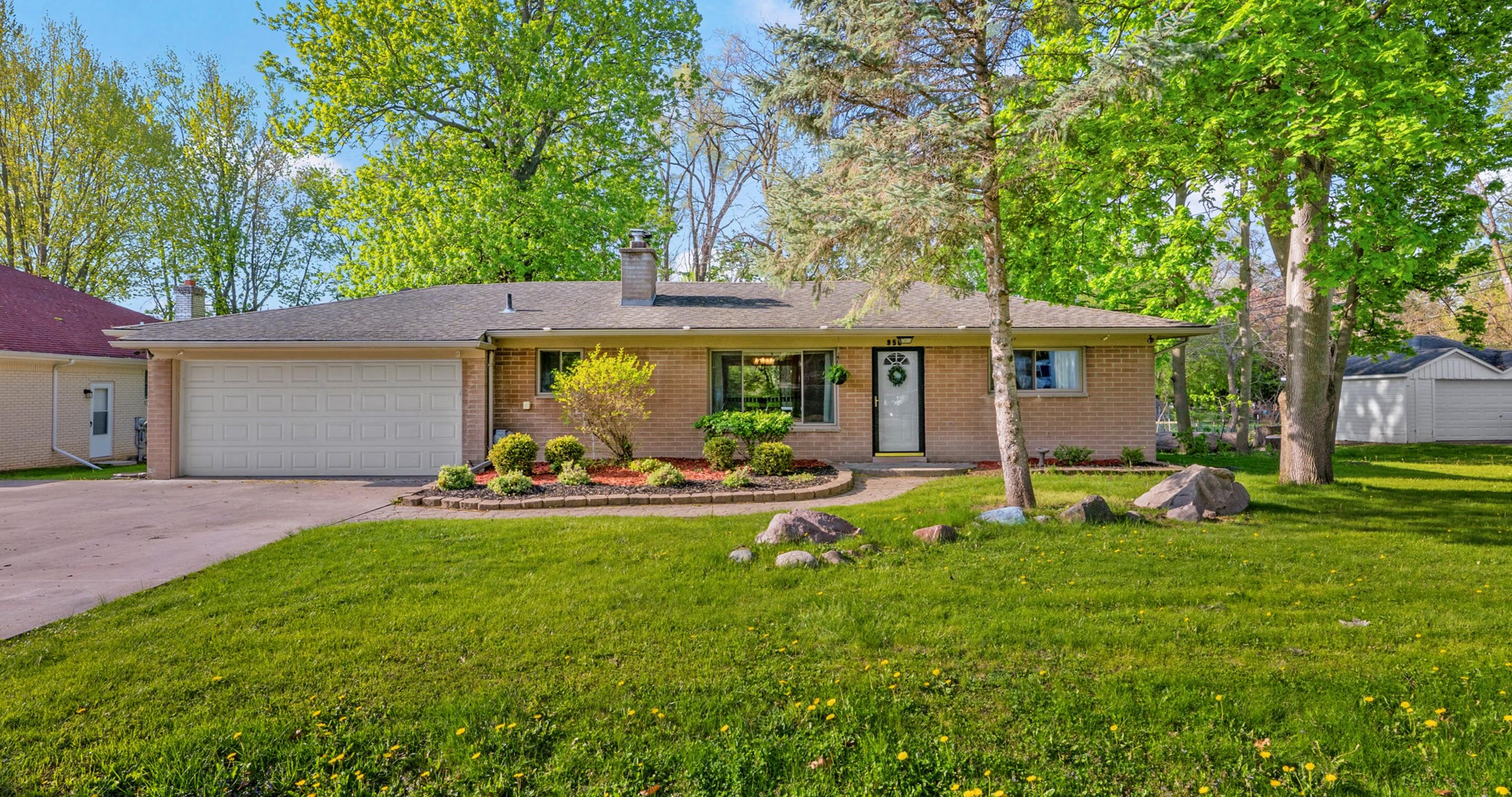 950 Gallaland Avenue Rochester Hills, MI 48307 - Photo 3 of 36 DSC_8866