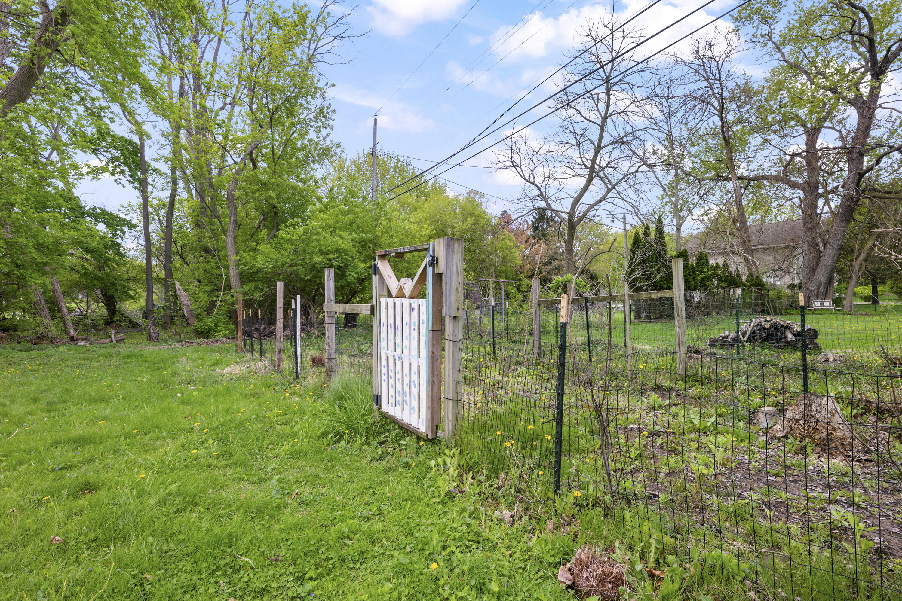 950 Gallaland Avenue Rochester Hills, MI 48307 - Photo 34 of 36 Veggie Patch