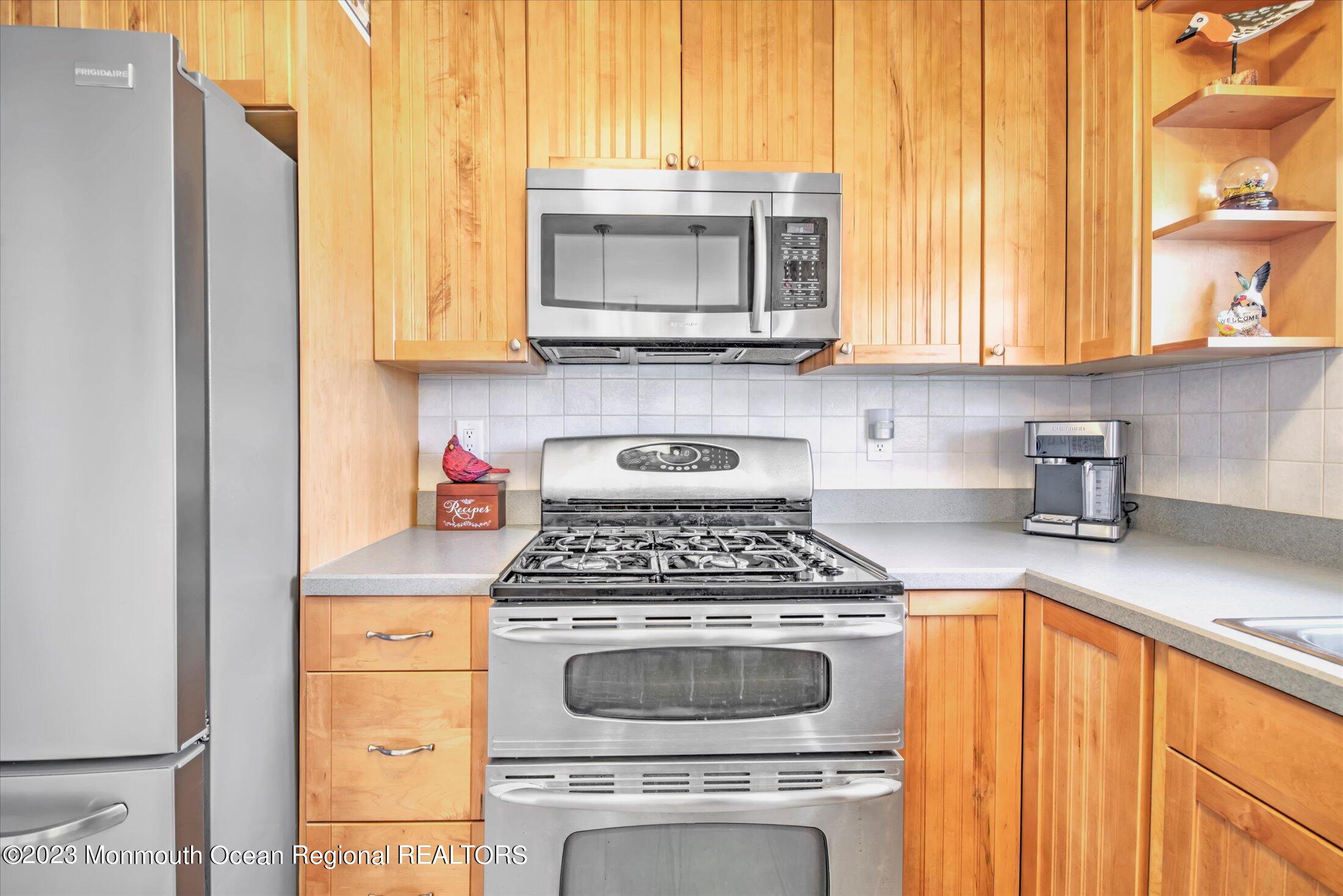 22 Timberline Drive Howell, NJ 07731 - Photo 19 of 43 19-KITCHEN