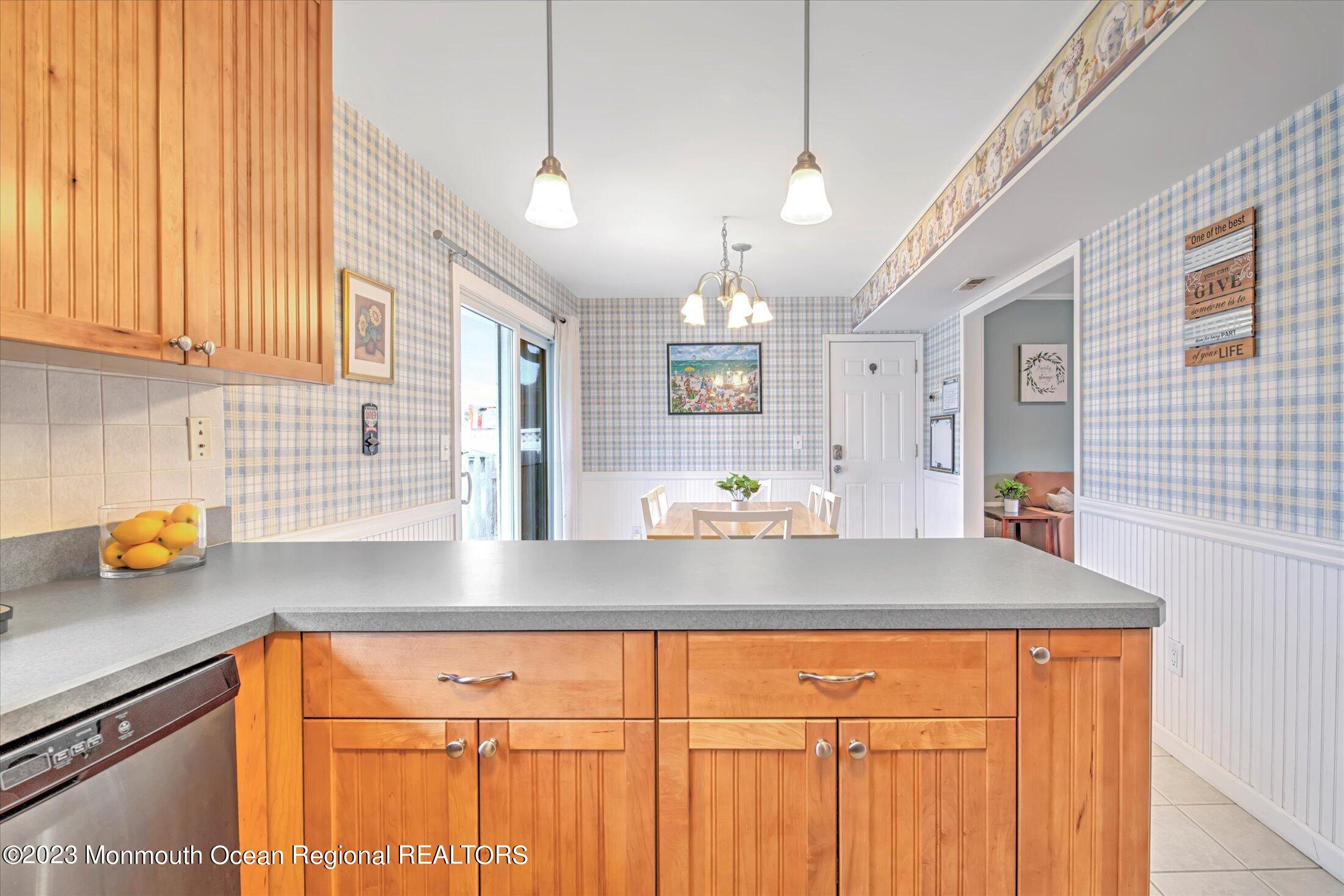 22 Timberline Drive Howell, NJ 07731 - Photo 20 of 43 20-KITCHEN