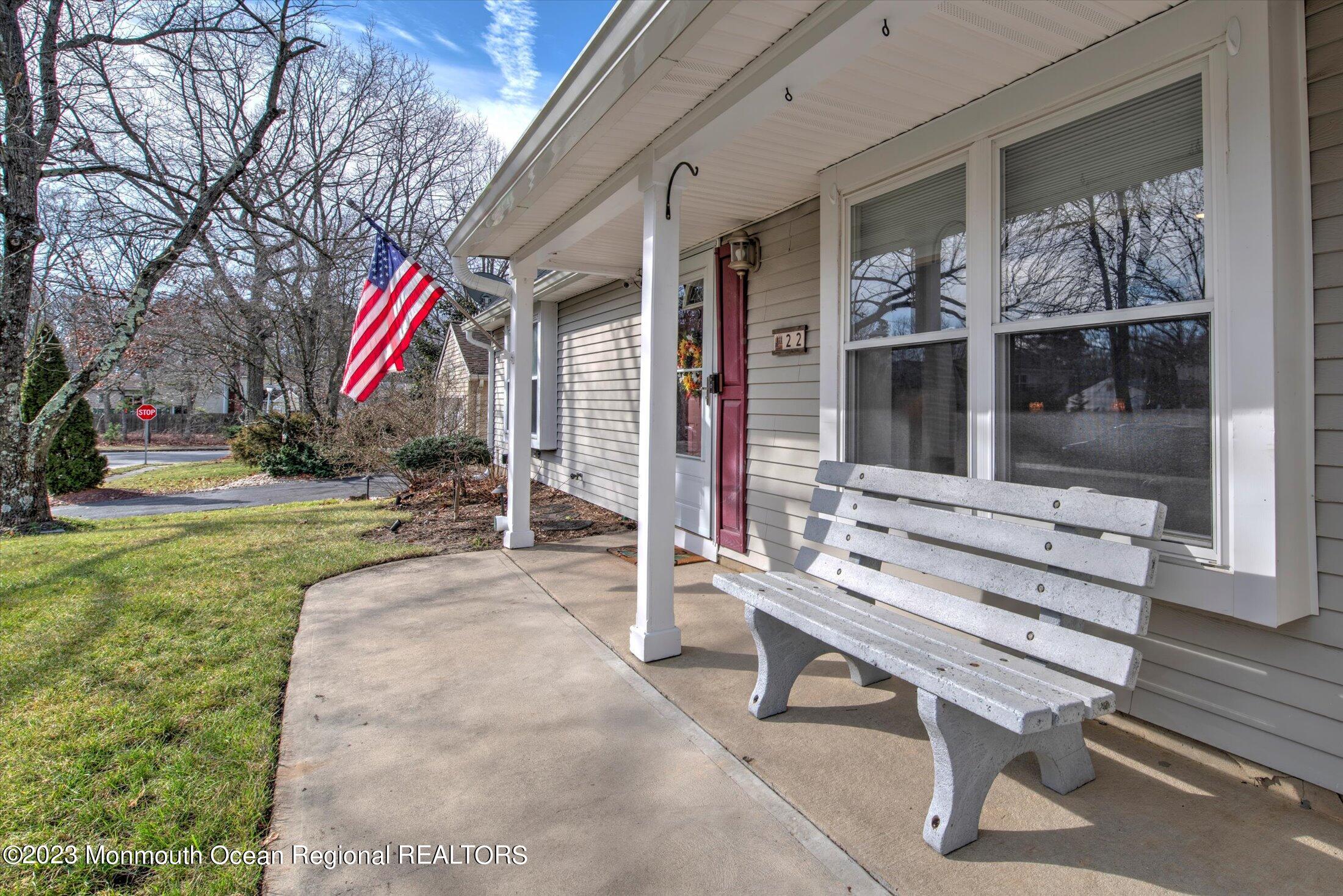 22 Timberline Drive Howell, NJ 07731 - Photo 4 of 43 04-FRONT