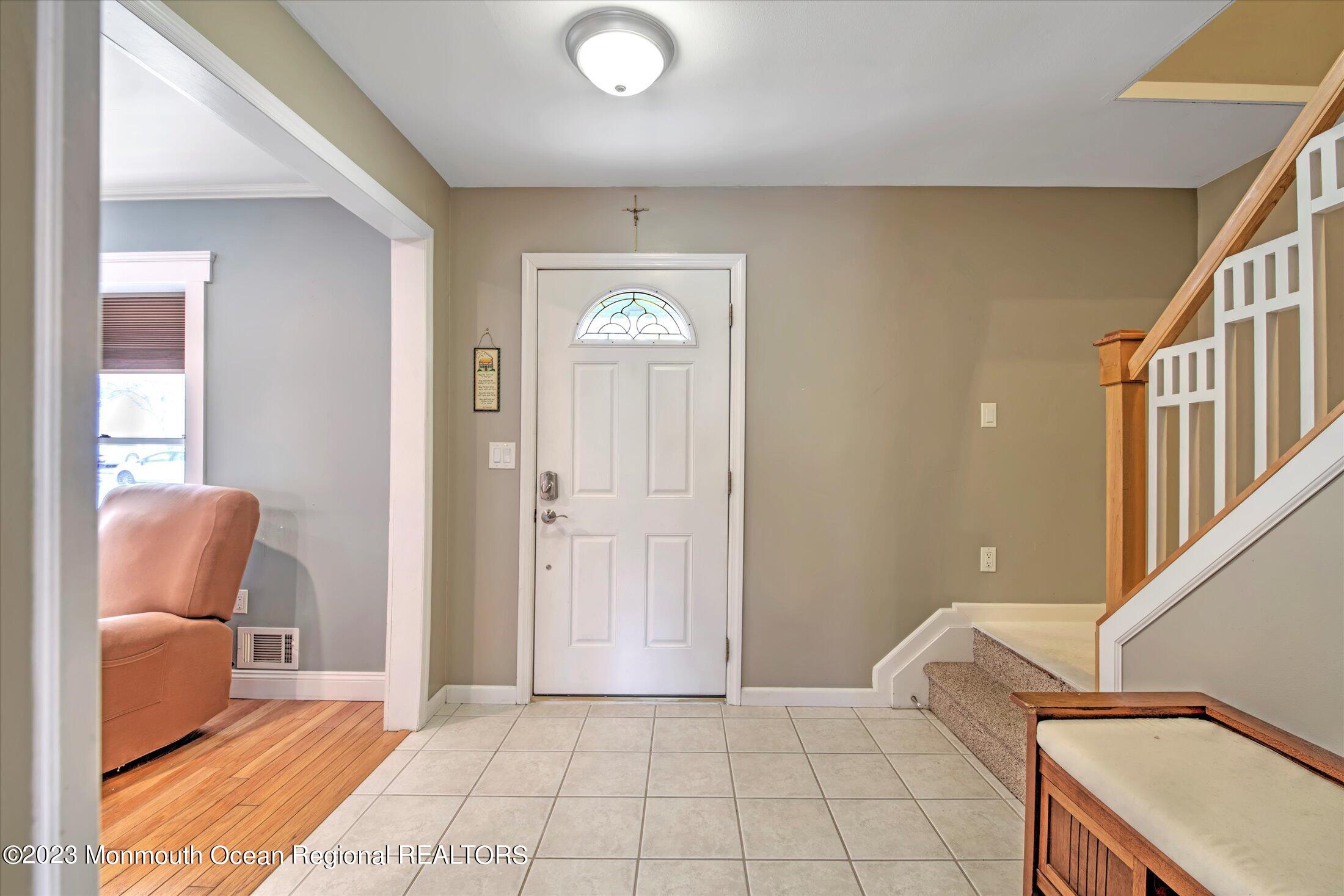 22 Timberline Drive Howell, NJ 07731 - Photo 7 of 43 07-FOYER